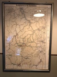 Mit vielen historischen Details rückt der Bahnhof Ahütte die Besucherinnen und Besucher ins Jahr 1973.