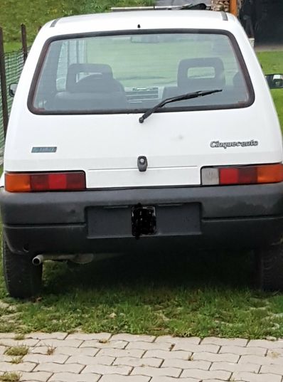 Dieser Kleinwagen wurde als Krankenfahrstuhl benutzt.