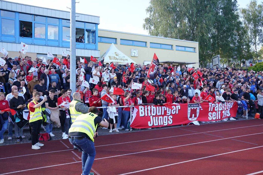TUSEM Essen gewinnt gegen Krefeld