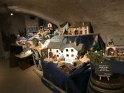 Ein Nachbau des Feller Burgtors aus der Zeit der Maximiner Burgherren heißt die Gäste auf dem Festplatz im Ortskern willkommen.Foto: privat