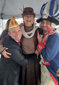 Begeisterte Narren bei Lydias zweitem "Karnevalistischen Frühschoppen" in der "Langen Theke" in Trier