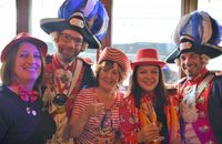 Begeisterte Narren bei Lydias zweitem "Karnevalistischen Frühschoppen" in der "Langen Theke" in Trier