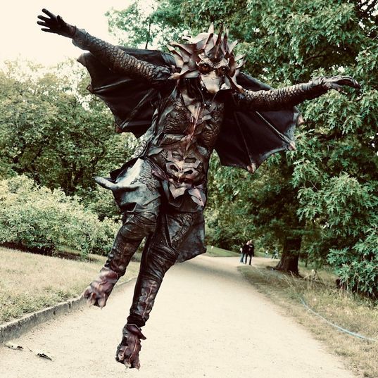 Drachen und andere Fabelwesen werden wild durch den Kurpark springen.