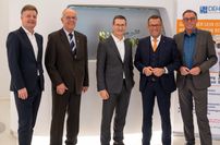 V.l.: Gerd Müller (Bitburger Braugruppe), Alwin Köhler (Vorsitzender Dehoga Eifelkreis), Michael Stumpf (Bitburger Braugruppe), Gereon Haumann (Dehoga-Präsident RLP) und Jürgen Brans (Bitburger Braugruppe)
