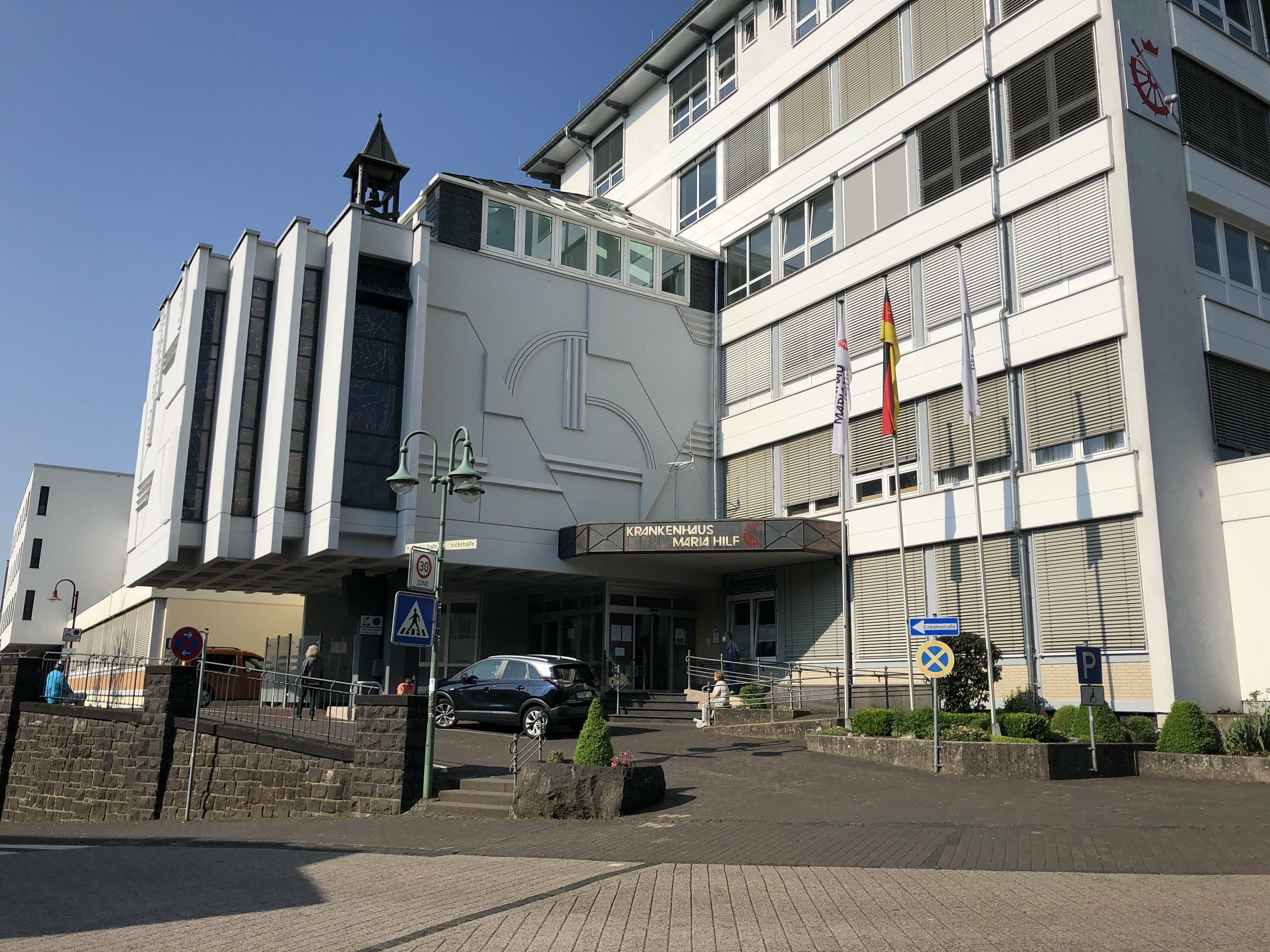Das Besuchsverbot im Krankenhaus ist wieder aufgehoben.