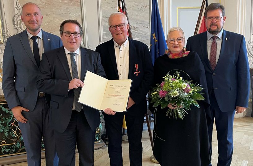 v.l.n.r.: Landrat Andreas Kruppert, ADD-Präsident Thomas Linnertz, Gerd und Anita Wanken und Joachim Kandels, Stadtbürgermeister Bitburg