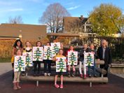 Kleine Bastler und große Organisatoren freuen sich auf die besondere Konzener Weihnachtszeit. Los geht es am Freitag, 25. November, mit dem Weihnactsbaumschmücken am Ehrenmal und endet mit einem Weihnachtszkonert in der Pfarrkirche am Sonntag, 9. Januar. Foto:T. Förster